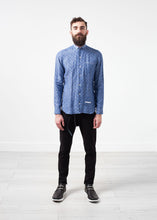 Load image into Gallery viewer, Linen Button Up in Blue Diamond