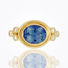 Load image into Gallery viewer, 18K Classic Horizontal Oval Ring